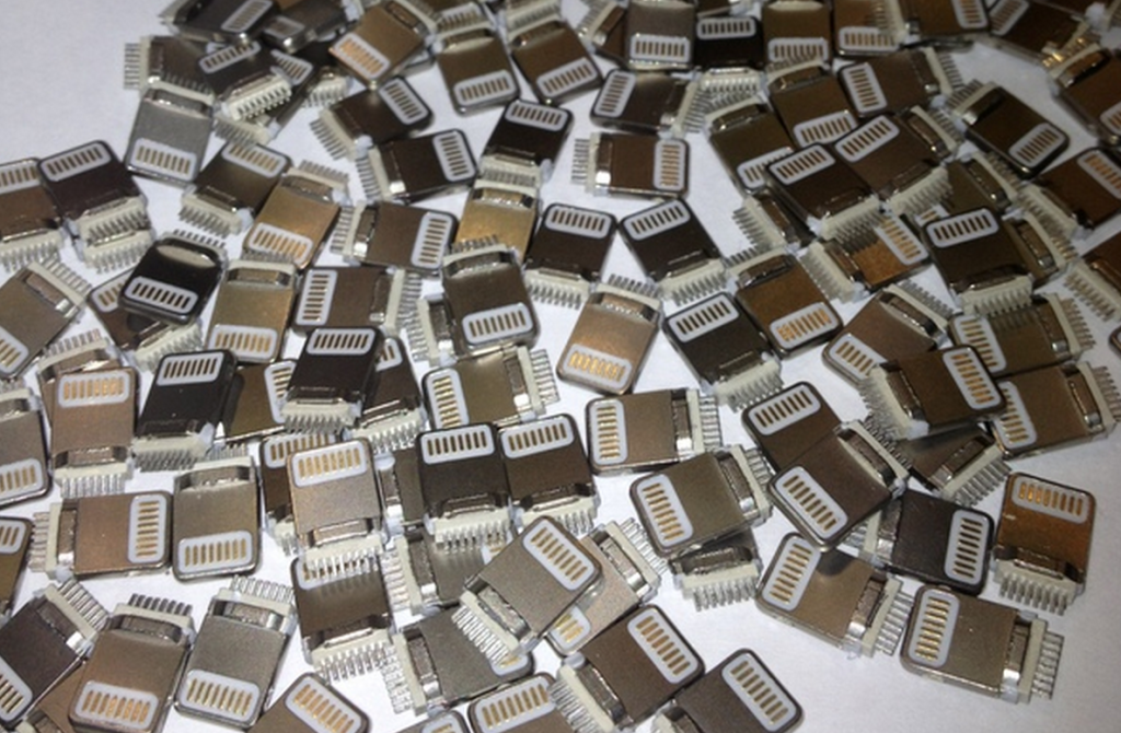 Хакеры нашли уязвимость Lightning-интерфейса: джейлбрейк близко 