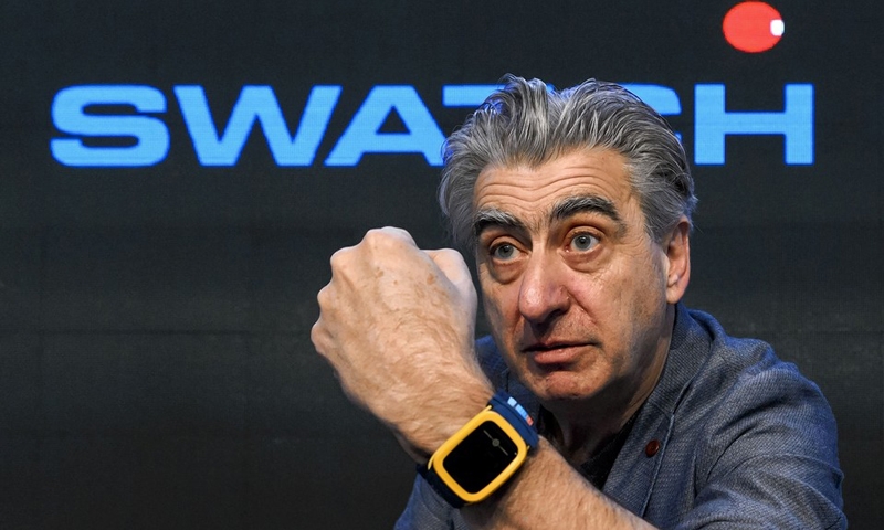 Глава Swatch считает Apple Watch игрушкой	