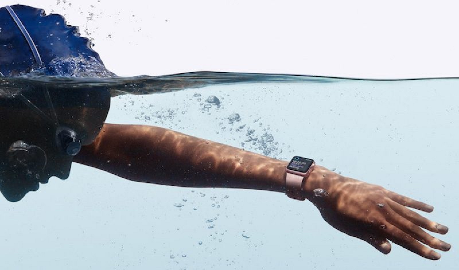 Видео: как динамик в новых Apple Watch выталкивает воду?