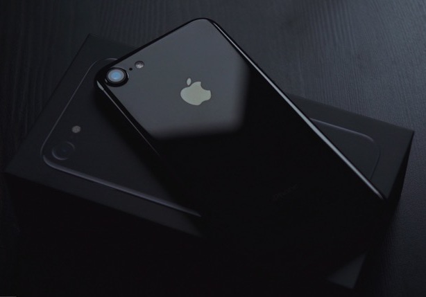 Один брак: глянцевых iPhone 7 катастрофически мало